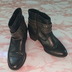 GUC White Mountain Black Ankle Boots Sz 8.5M